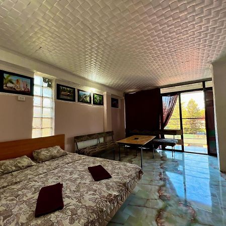 Smile Guesthouse Tiflis Dış mekan fotoğraf