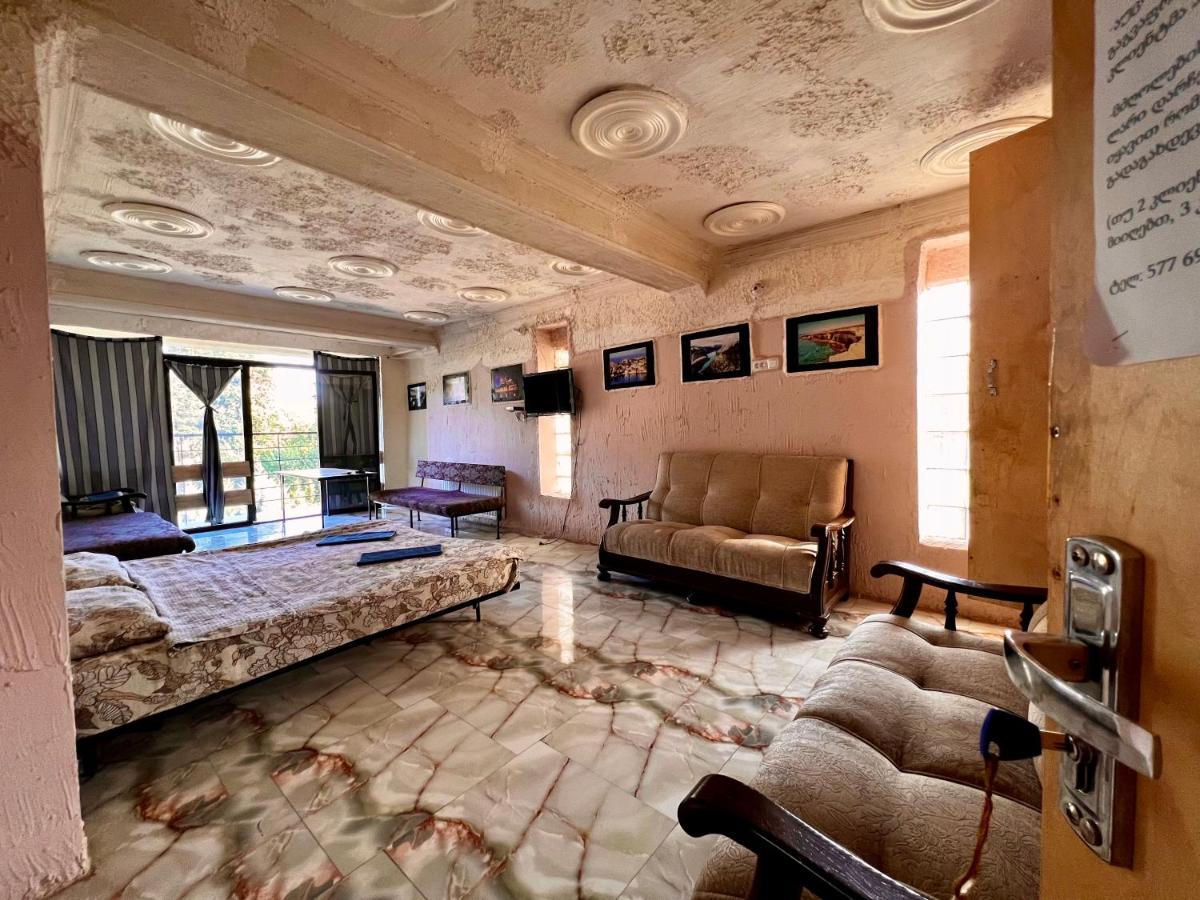 Smile Guesthouse Tiflis Dış mekan fotoğraf